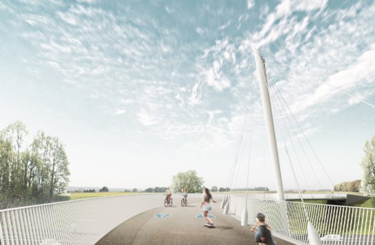 Fietsers en skaters op een moderne, brede brug met witte relingen onder een blauwe lucht met wolken. (vergroot foto)